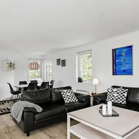 1460-aakirkeby-holsteroddevej-3 Holiday home Vester Somarken
