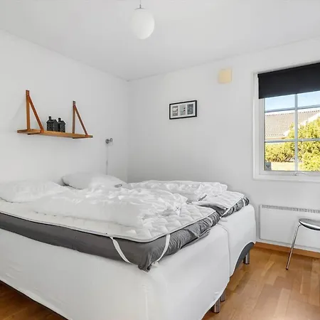 1460-aakirkeby-holsteroddevej-3 *